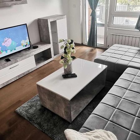 Square Daire Banyaluka Dış mekan fotoğraf